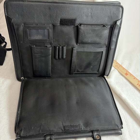 Pelle Studio Wilsons 16"x12"x5" Black Leather Laptop Bag Messenger Briefcase - Picture 4 of 6